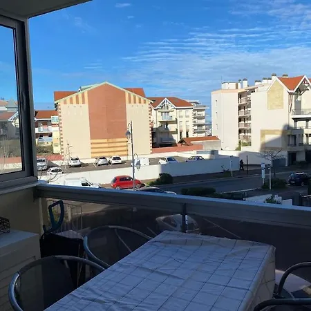 Dans Avec Piscine A Apartment Arcachon