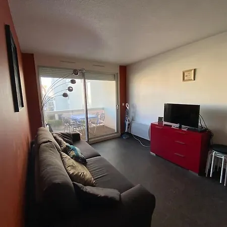 Dans Avec Piscine A Apartment *